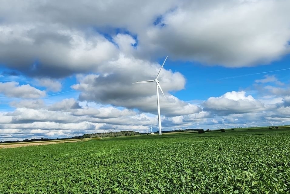 Landscape of windmill in a field.
