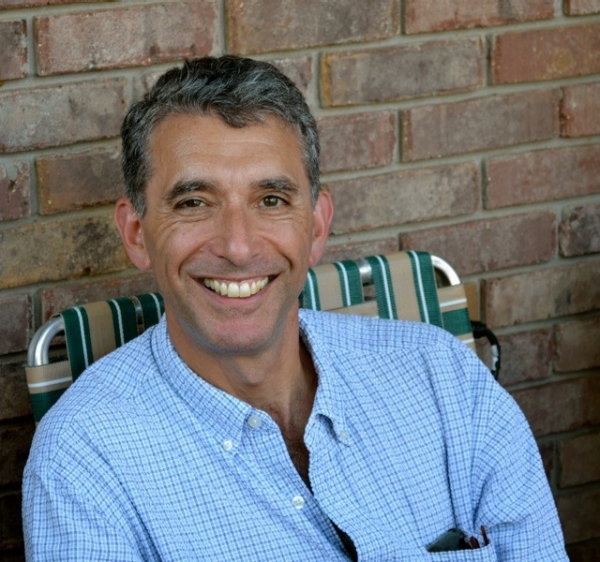 Headshot of Zev Trachtenberg