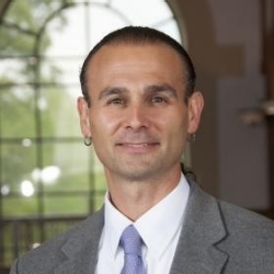 Taiawagi Helton.