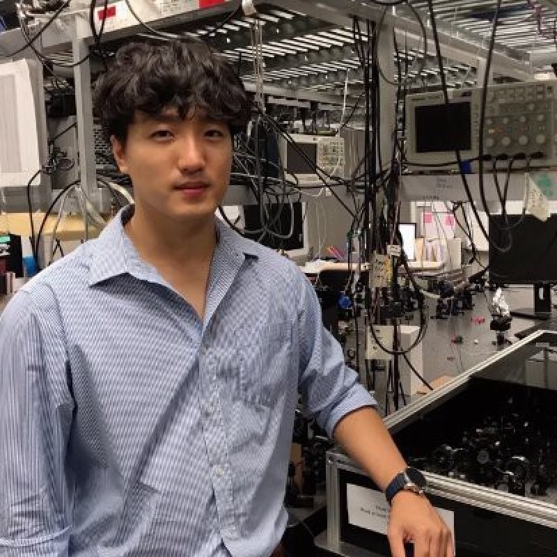 Saesun Kim in the lab.