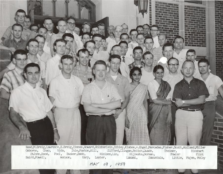 1958-1959 group photo in black and white. Text under photo: "[First line] Reed, M. Breig, Lawrence, E. Breig, Zinnes, Howard, Holzberlein, Sibley, Klaboe, v. Engel, Mercedes, Fisher, Scott, Holland, Miller, [Second line] Osborne, Chao, Vida, Ihle, Paxton, Hill, Sifferd, Clingan, Reitch, Quade, Theimer, Rinehart, [Third line] StJohn, Hood, Pool, Bucker, Babb, Nielsen, Lin, Hijikata, Dorman, Fowler, Plint, [Fourth line] Baird, Powell, Watson, Usry, Lester, Laksmi, Sakuntala, Little, Fajen, McCoy." Written on bottom: "May 19, 1959"