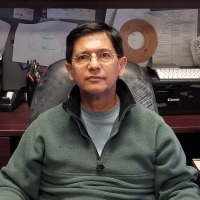 Dr. Mauricio Carvallo