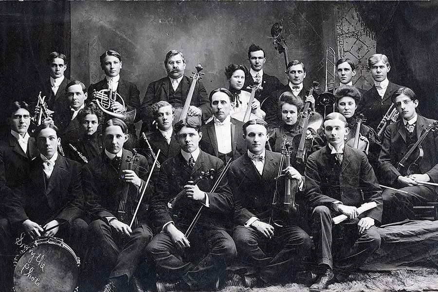 A black and white image of the 1907 OU Orchestra.