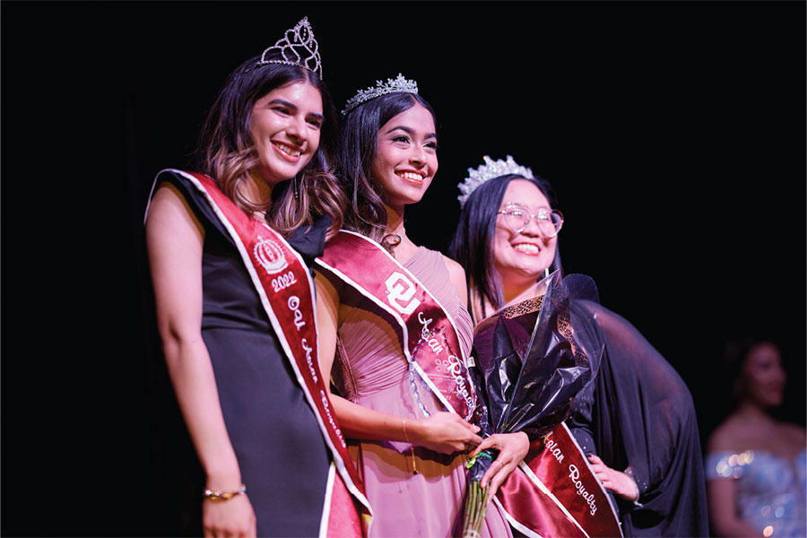Contestants on stage during 2023 Asian Royalty Pageant at 俄克拉荷马大学