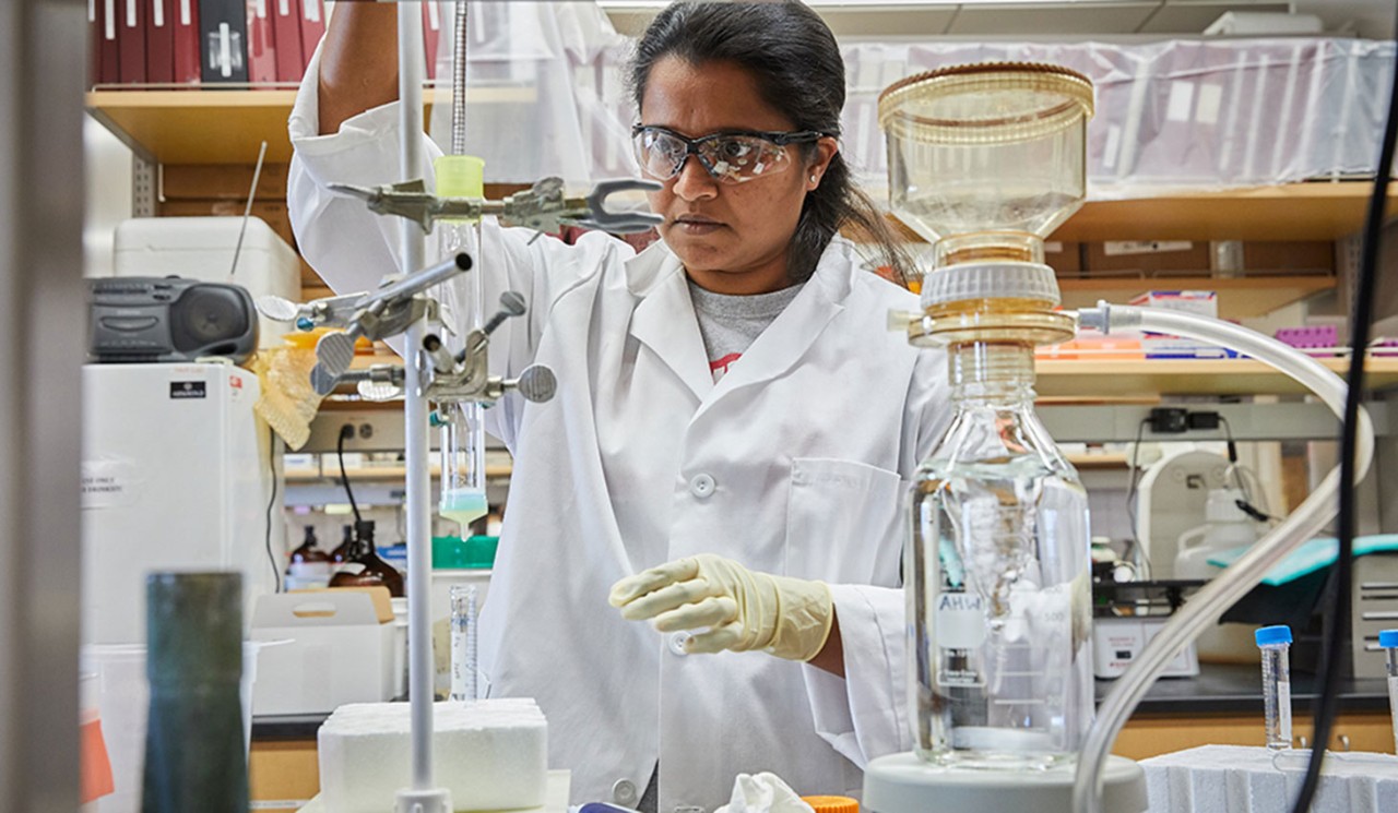 OU researcher in a lab.