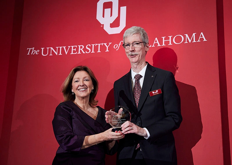 Brenda Jones Barwick and Interim Dean David Craig during 2023 Evening of Celebration.