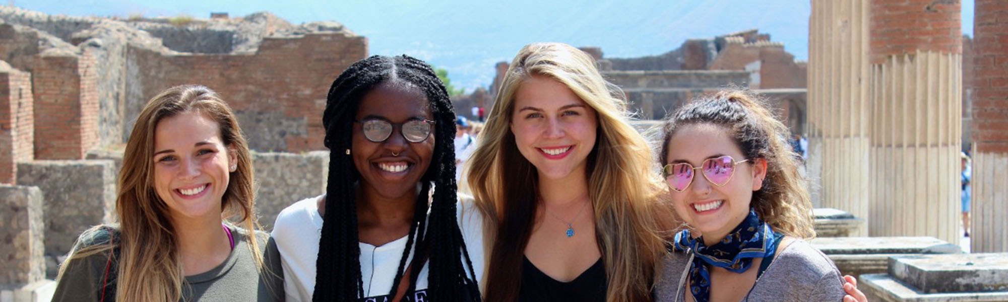 Students posing in Italy