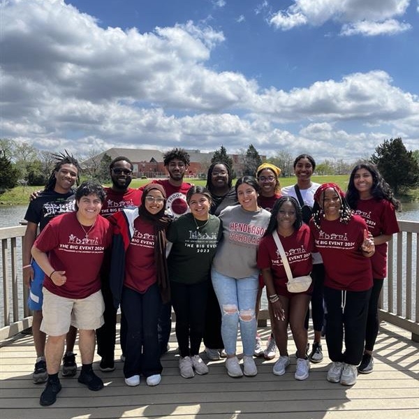 A group of Henderson scholars volunteering at the Big Event. 