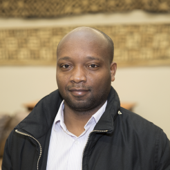 Paul Ogwari博士