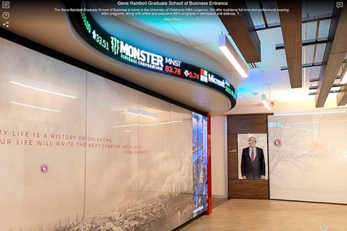 photo of the entrance to the Gene Rainbolt Graduate School of Business