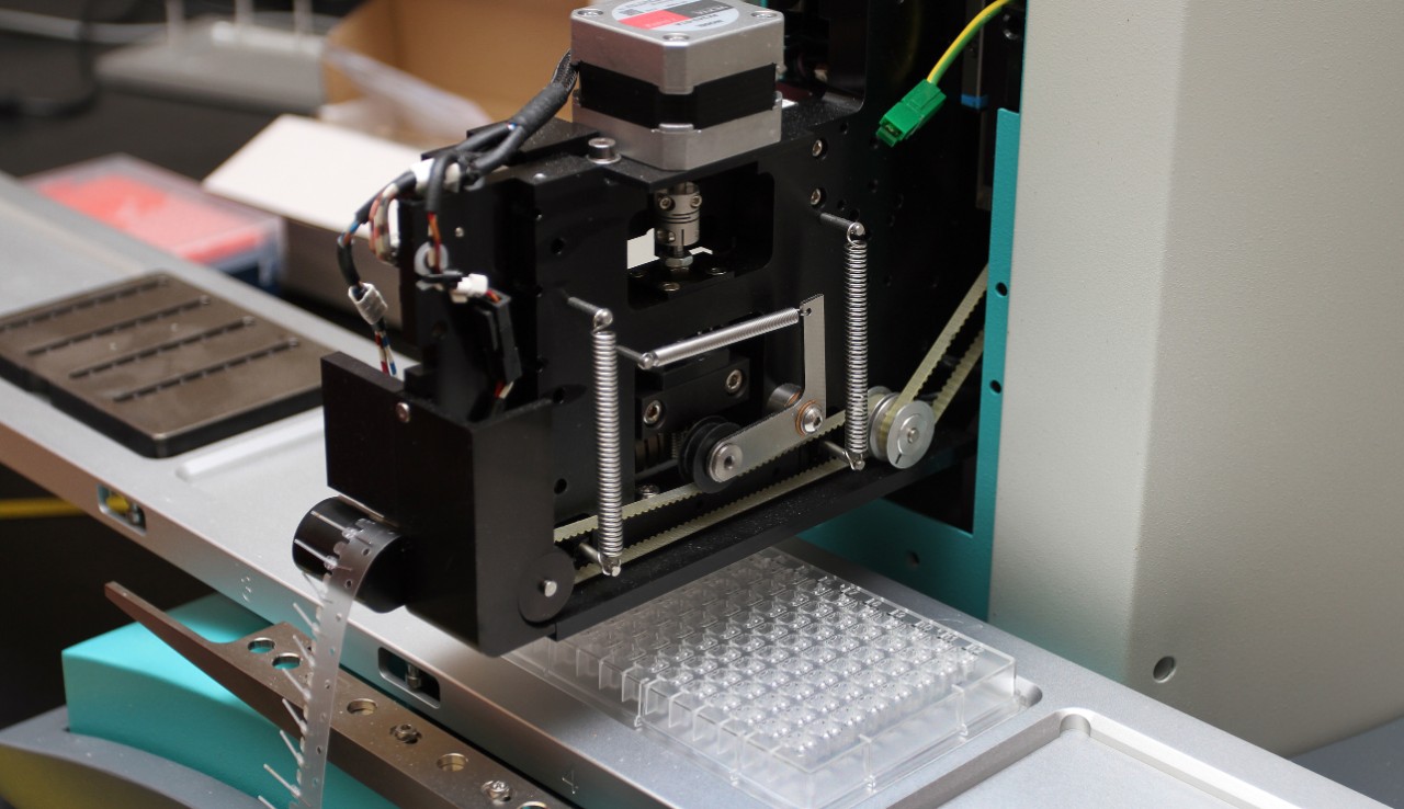 Mosquito nanovolume liquid dispenser
